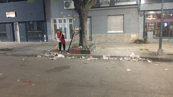 COLON BASURA 2