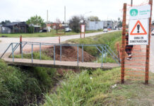 Comenzó la instalación de nuevos puentes peatonales sobre avenida Aristóbulo del Valle