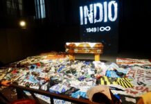 Miles de fanáticos despidieron al Indio Solari en un velatorio histórico de 18 horas en Avellaneda