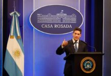 Ravier desmintió la frase “país bananero”: negó críticas a Messi y al plantel por la bandera de Malvinas