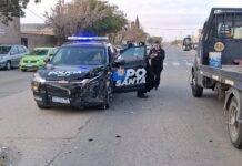 Choque entre un patrullero y un colectivo en avenida Blas Parera: no hubo heridos
