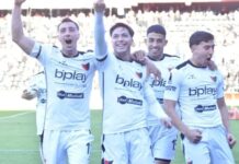 Colón volvió al triunfo con un penal de Lago, en el debut de Delfino