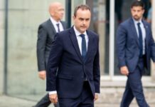 En Francia, la oficina del primer ministro se ve sacudida por casos de suicidio