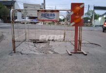 Un “súper bache” preocupa a vecinos y conductores en Avenida López y Planes