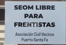 El reclamo contra el SEOM llegó al Puerto de Santa Fe: vecinos empapelaron los edificios del Dique II