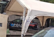 Un patrullero terminó incrustado en la guardia del Cullen y atropelló a dos personas