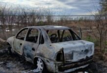 Villa Gobernador Gálvez: hallaron dos cuerpos calcinados dentro de un auto e investigan un posible femicidio seguido de suicidio