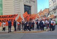 La Bancaria se movilizó en Santa Fe para reclamar la reincorporación de una trabajadora despedida