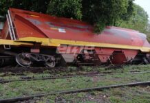 Otro tren descarriló en Santa Fe: hay cuatro vagones volcados y calles cortadas