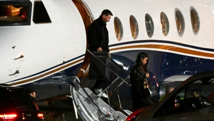 lionel-messi-y-antonela-roccuzzo-llegando-a-rosario-2300747